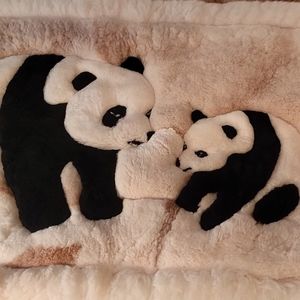 Nice small blanket or throw, never been used but for decorating. Perfect conditi